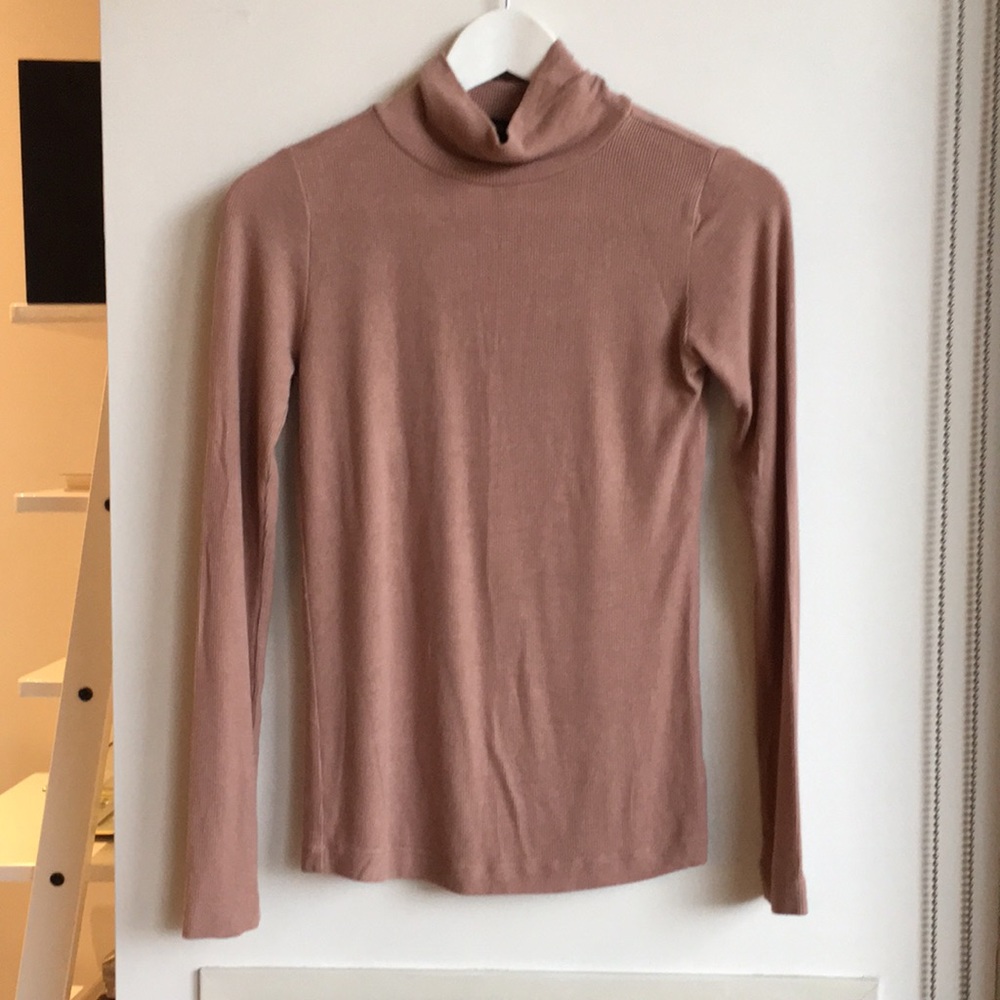 Ribbed mock neck sweater